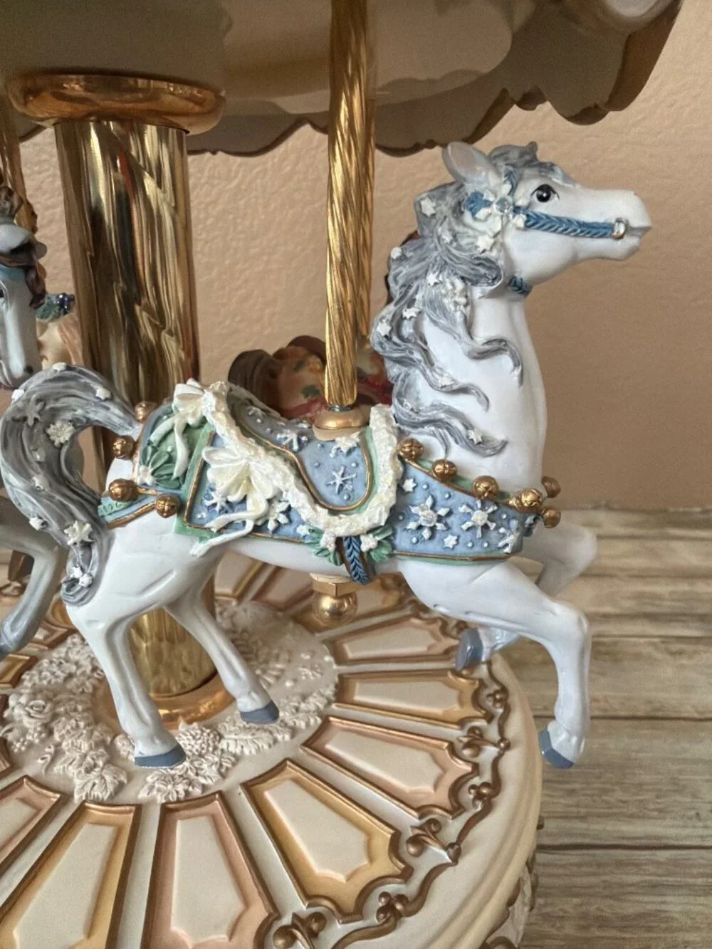 San Francisco Music Box Ltd Ed 4-Horse Carousel Color of Wind E Kamysz w/FLAWS - Picture 9 of 16